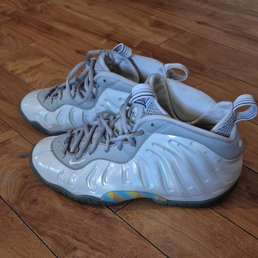 Nike Gray Sneakers with Chunky Sole and Ribbed Design